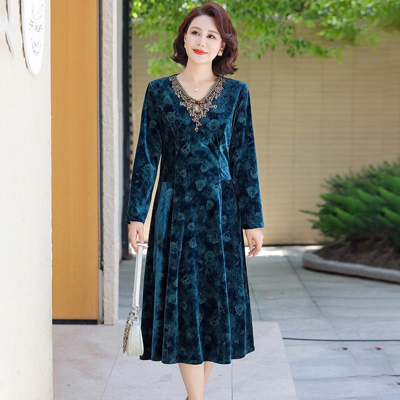 Elegant Slimming Dress for Middle-Aged Women - Flattering Long-Sleeve, Midi-Length Skirt, Stylish High-Grade Mother's Wear