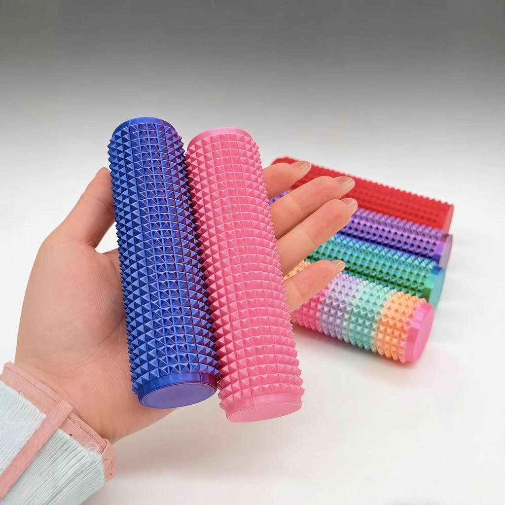 Przenośny kolczasty obrotowy wałek do masażu