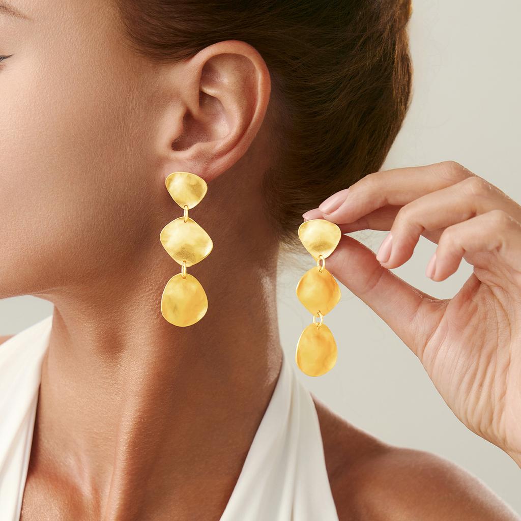 Modische Metalltextur Glänzende Ohrstecker Design Plissierte Unregelmäßige Geometrische Ohrringe