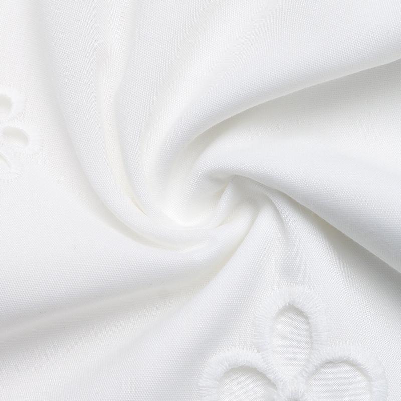 New Holiday Style Four-Leaf Clover Embroidered Lace Patchwork White Women's Shorts