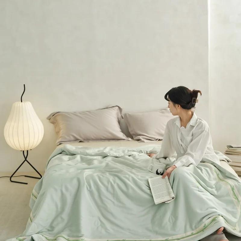 

New Embroidery Summer Blanket Bamboo Fiber Summer Quilt Lanjing Tencel Quilt 150x200cm