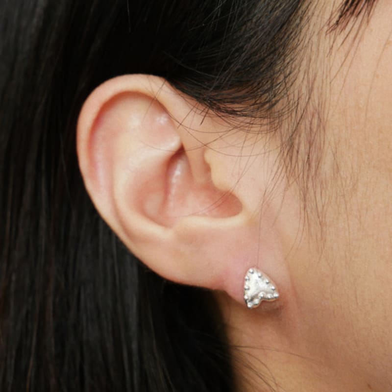 ovoe studio Dotty heart earrings