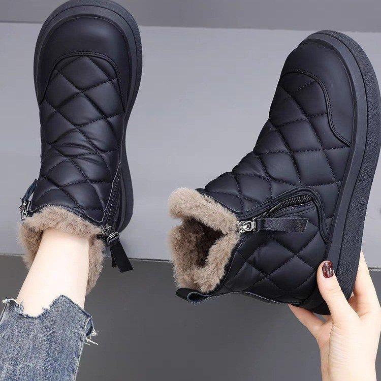 Popular Foreign-style Snow Boots Women's Winter 2025 New Velvet Thickened Northeast Cotton Shoes Waterproof, Non-slip and Warm Short Boots