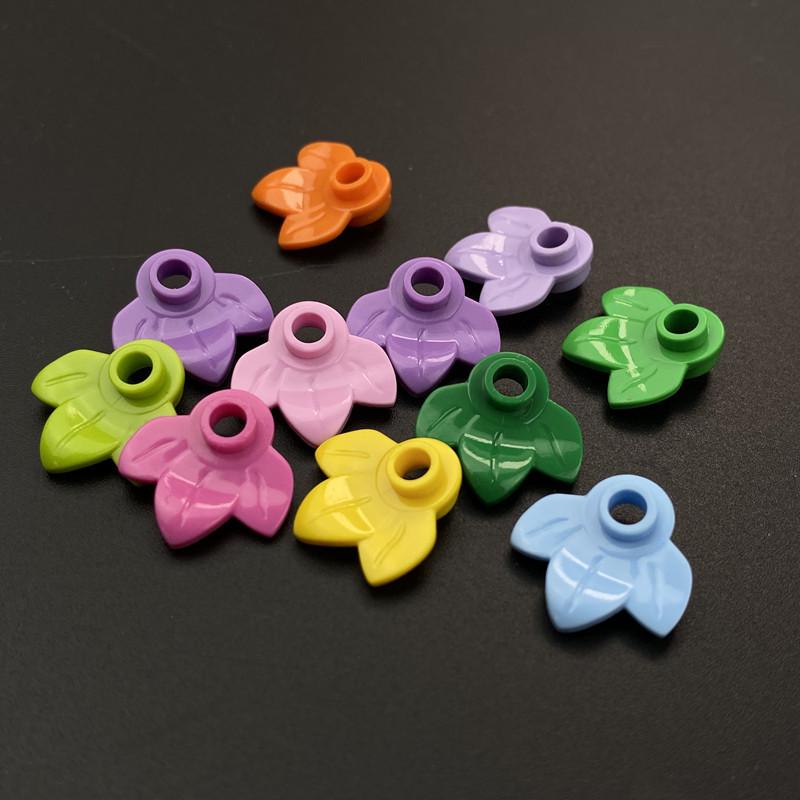 LEGO-Compatible Small Brick Parts: 32607 Christmas Wreath 1x1 Three Leaves MOC, Sold by Weight