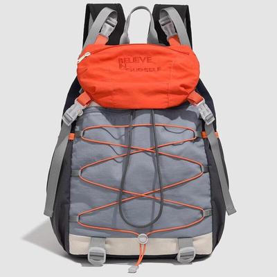 Leichter Wanderrucksack mit Kordelzug