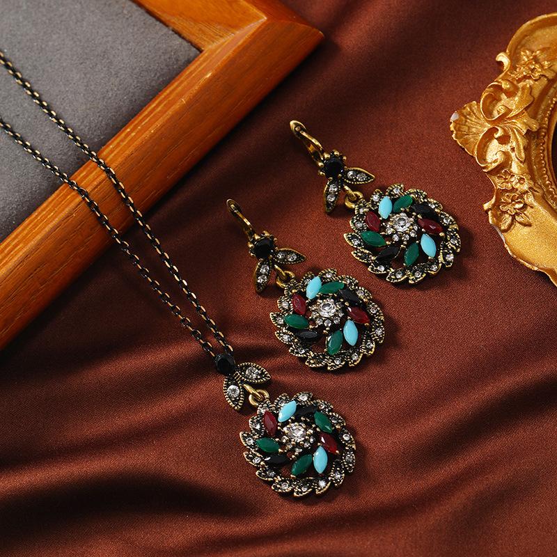 Meier Classic Ethnic Style Exaggerated European and American Bohemian Court Style Diamond-studded Earrings and Necklace
