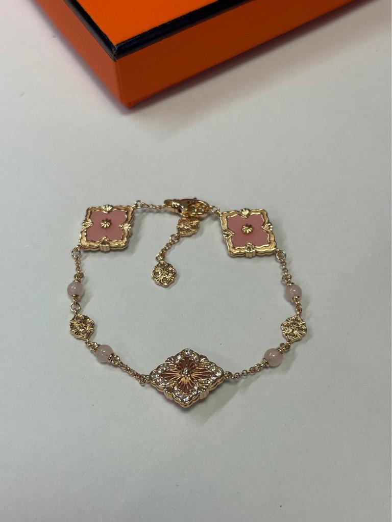 Buccellati Four-Leaf Clover Necklace & Bracelet Set: Mother-of-Pearl, Double-Sided Retro Luxury, Trendy Three-Flower Design