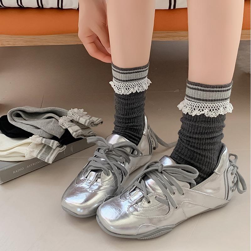 Pile of Lace Lace Mid-calf Socks for Spring and Autumn, Women's Sports Striped Sweet Long Calf Socks