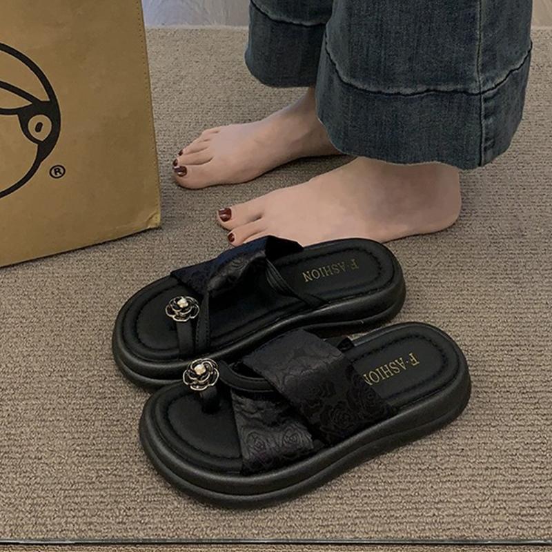 Fashion Shoes Women Slippers Summer Pantofle Shale Female Beach Slides Platform Fashion Soft 2025 Sabot Luxury Scandals Shoes Woman 202