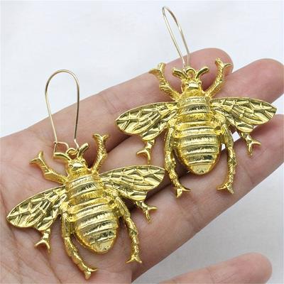 Creative Golden Color Bee Insect Earrings For Women Fashionable Drop Earrings For Ladies As Delicate Holiday Gifts