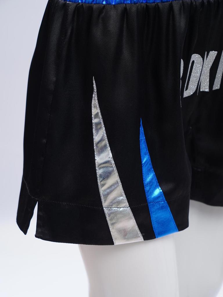 Jungen Glänzende Buchstaben Aufdruck Boxershorts Farbblock Metallisches Patchwork Seitenschlitz Satin Boxen Trainingsshorts