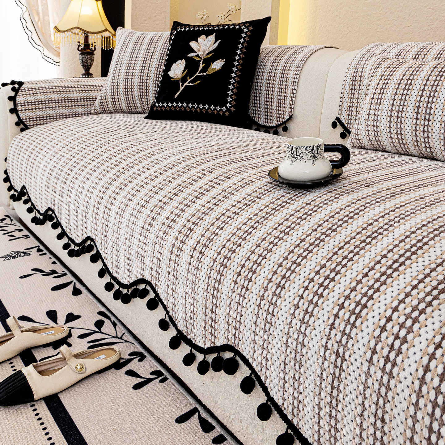 

2025 Фиксированный Противоскользящий Чехол на Диван Ткань Защита от Царапин Кошек Накладка на Диван Всесезонный Универсальный Высококачественная Подушка Износостойкий и Долговечный 70x70cm