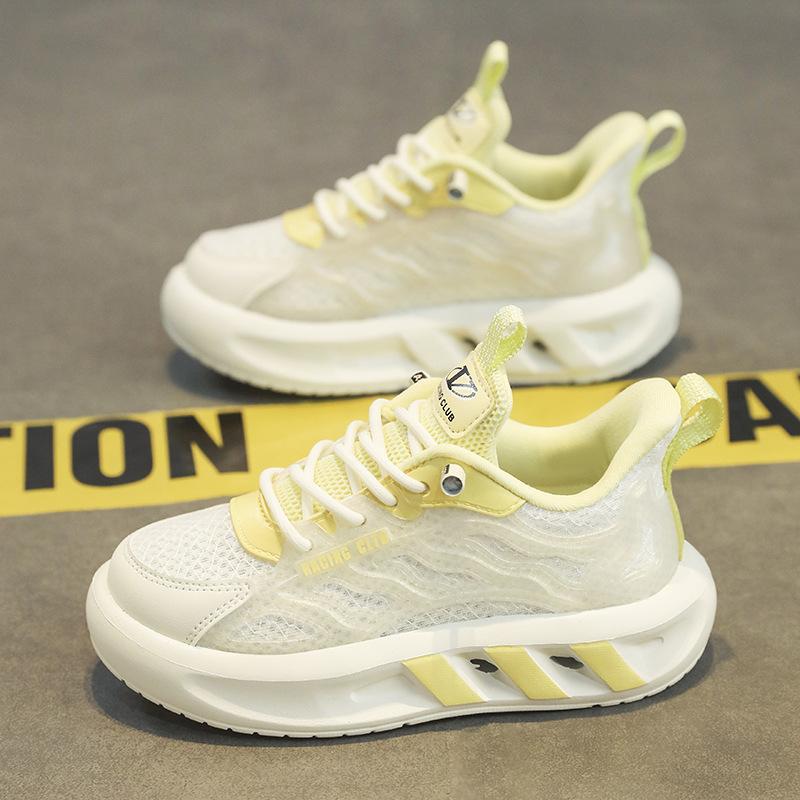 

A 2025 boy s shoe 2025 summer new single net classmate casual shoes children s board shoes elastic band sports shoes 30