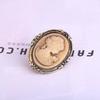 Z20 Retro Queen Portrait Beauty Brooch: Elegant Alloy Pin for Clothing