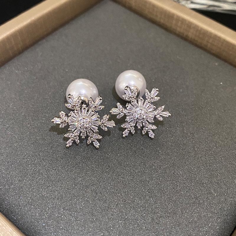Boucles d'oreilles puces fleur perle rétro françaises haut de gamme - Élégantes, polyvalentes et à la mode pour femmes