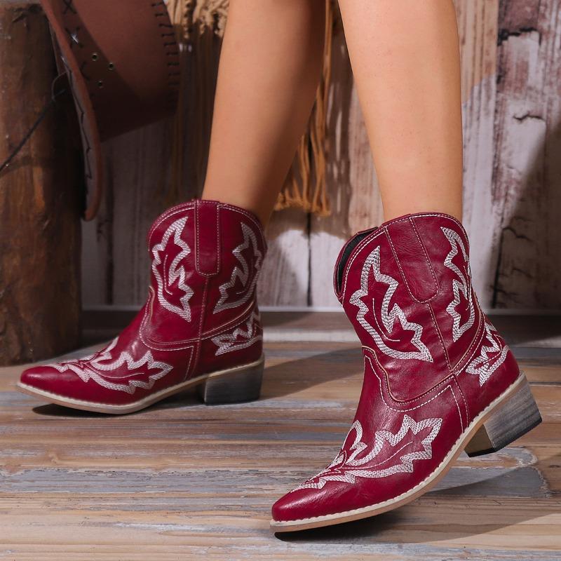 Autumn and winter new pointed-toed embroidered short boots mid-heel knight boots omn's oots women's leather boots