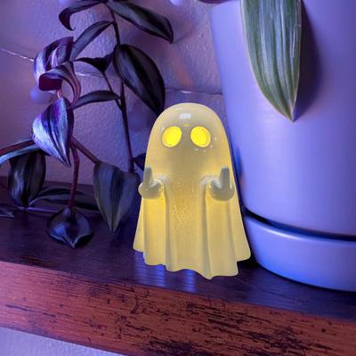 Resin Light-up Ghost Halloween Decor Little White Ghost Figurine Cute Glowing Ghost
