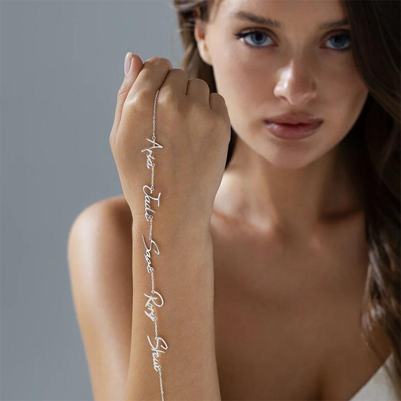 CE Certified Mother's Day Gift Fashion Customization Stainless Steel Cutting Multiple English Name Necklace