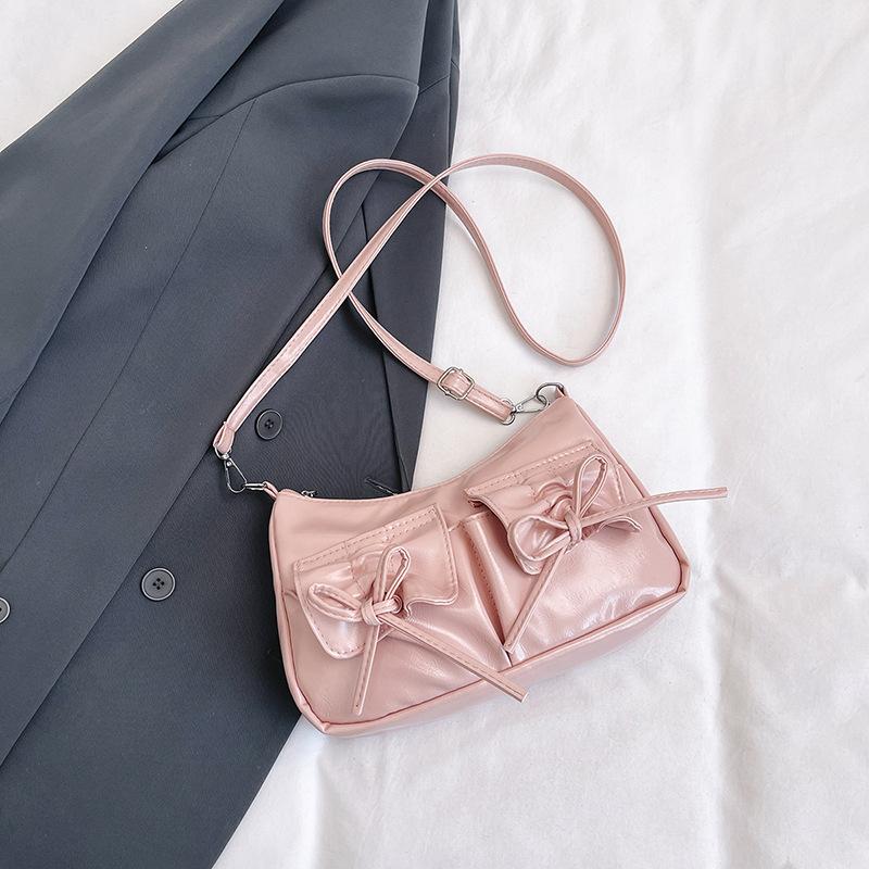 Large capacity bag women's spring 2025 new fashion niche design shoulder messenger bag underarm pillow bag