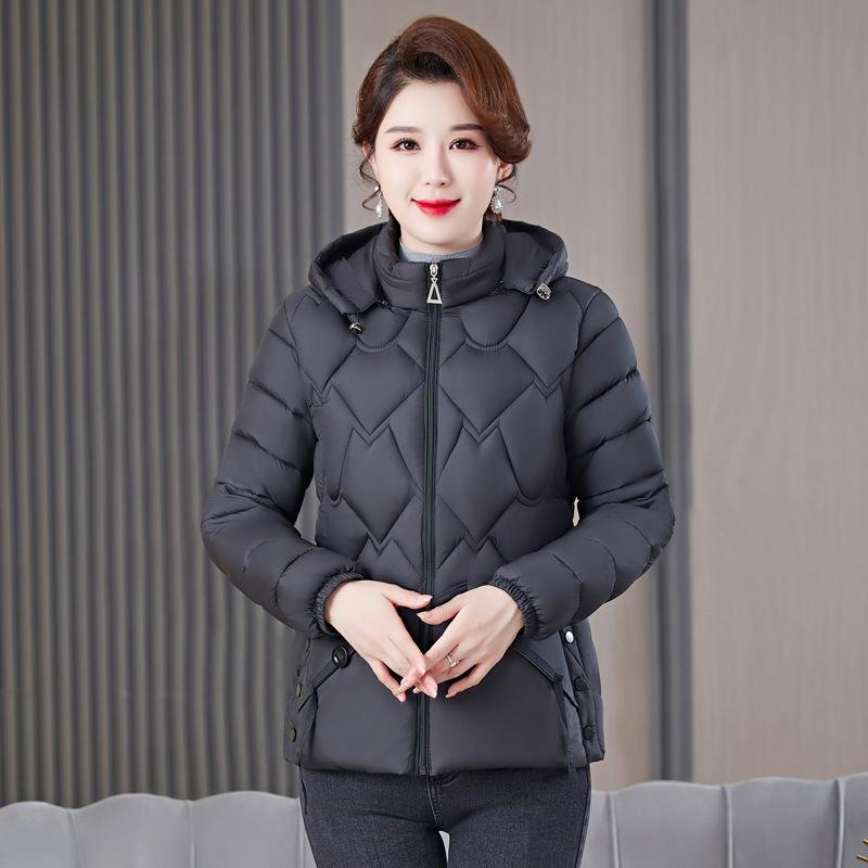 Mom's Winter Thickened Cotton Coat, Large Size, Middle-aged and Elderly Women's Clothing, Light and Short Cotton Coat for Small People