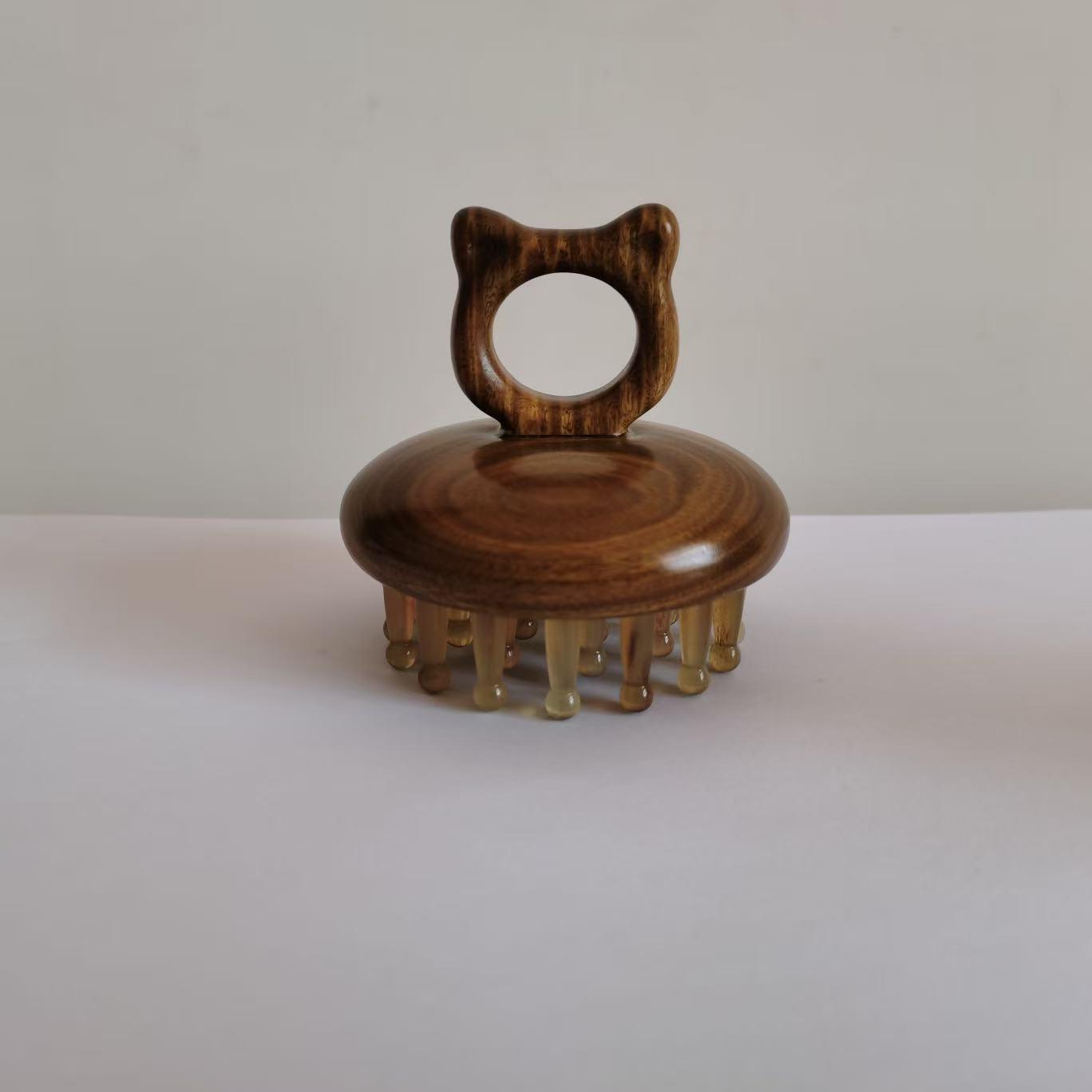 Green Sandalwood Cushion Massage Comb - Portable 28 Teeth Anti-Static Kitten Finger Ring Airbag Brush