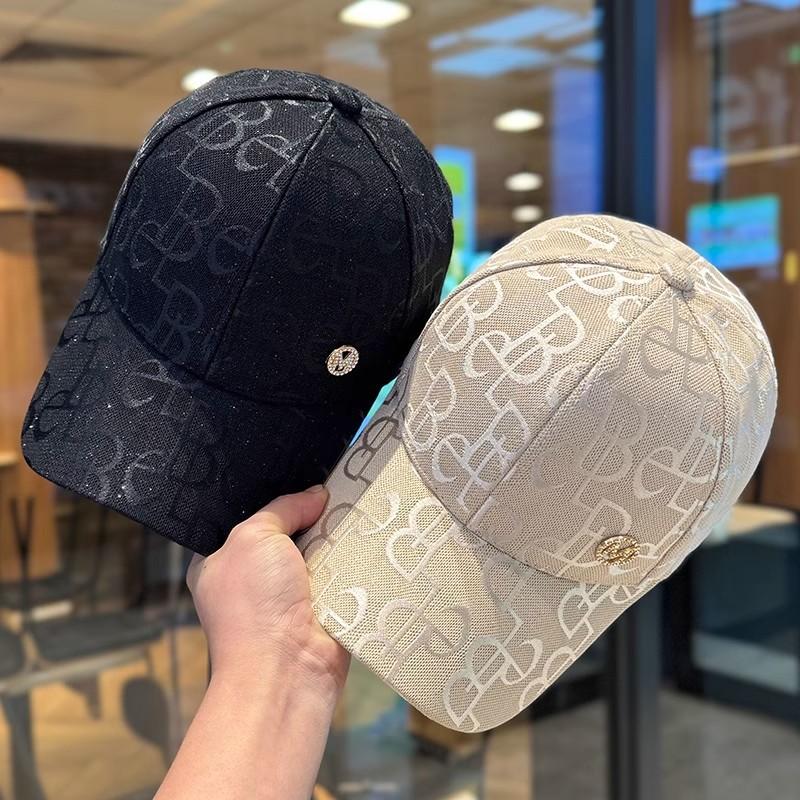 Damen Mode Verstellbare Baseballkappe Frühling Sommer Herbst M Runde Logo Kappe Stil Für Alle Jahreszeiten Für Männer Und All-Match Trendig Für Den Alltag