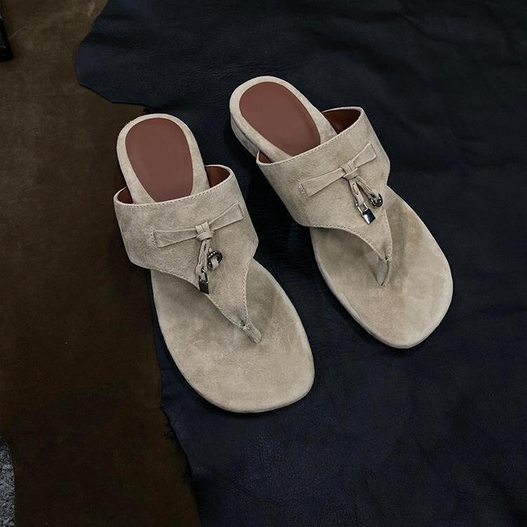 Sheepskin Version~ Retro Versatile Khaki Frosted Leather Flip-flops Women's Fashion Outer Wear Metal Lock Toe Sandals