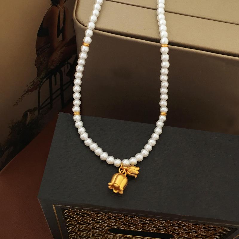 Copper-Plated Gold Lily of the Valley Pearl Bracelet - Elegant French Style Clavicle Chain for Women