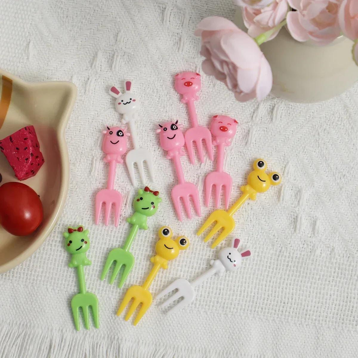 

10pcs-Animal Cute Fruit Fork Mini Cartoon Kids Snack Cake Dessert Food Pick Toothpick Bento Lunches Party Decor Random Color