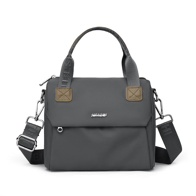 

Женская сумка Новый стиль Сумка-мессенджер Нейлоновая сумка Сумка-тоут Продвинутая ниша Большая вместимость Сумка на плечо 22*12*18cm