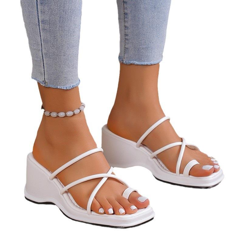 Fashionable Flip-toe Wedge Heel Slippers for Casual Height-increasing Wear and Large-sized Women's Shoes