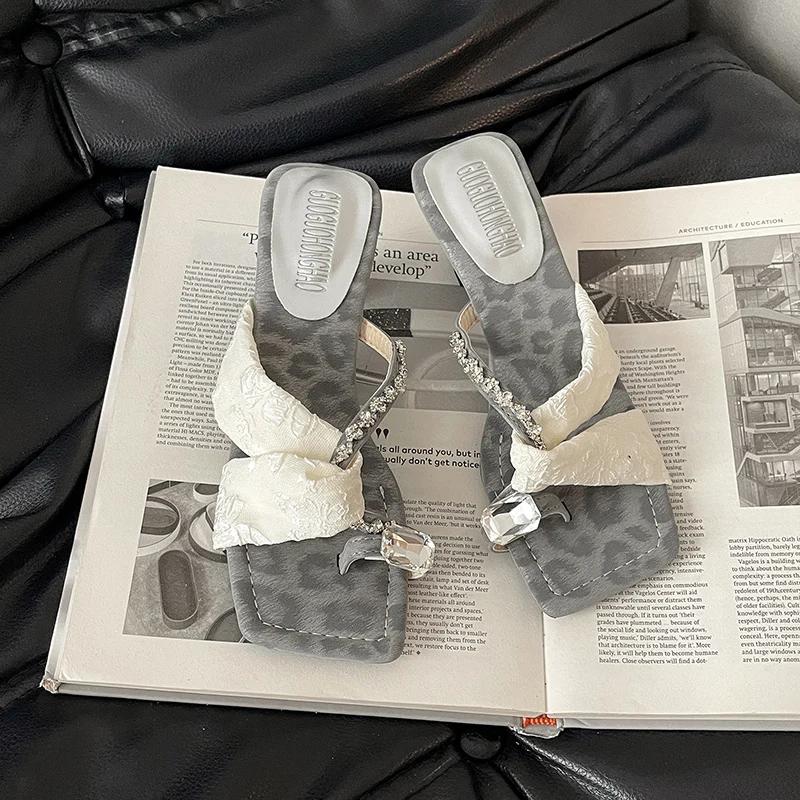 

Women Square head Slippers Crystal Clip Toe High Heel Street Style Slides Elegant Dress shoes zapatillas de mujer tacón elegante 35 серебряный