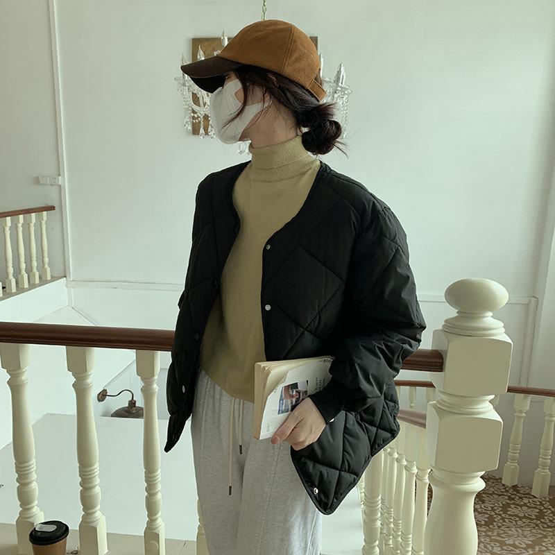 In Autumn and Winter, The New Korean Version of Cotton-padded Jacket Women's Thin Short Diamond Lattice Loose Round Neck Cotton-padded Jacket Coat.