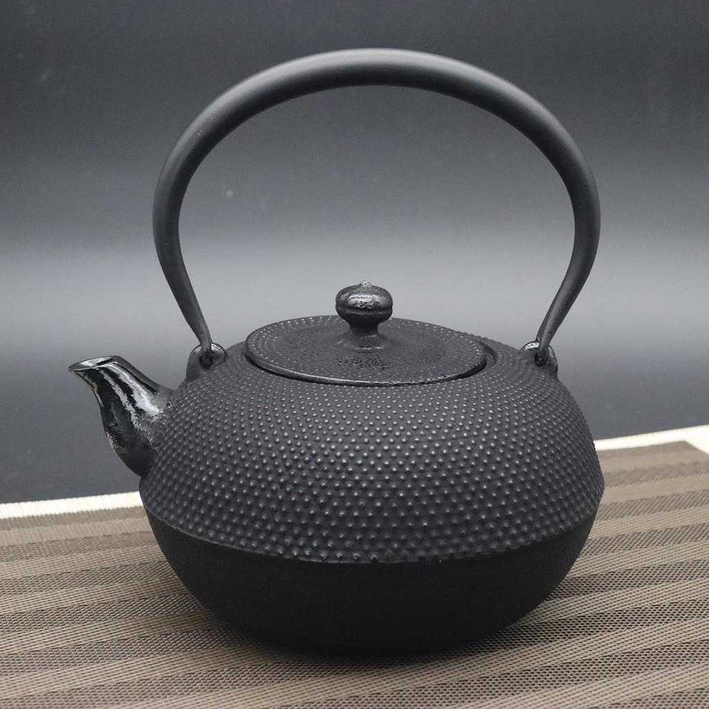 Nanbu Ironware Iron Shinmaru direct and gas stove Iwate Traditional Craft Kettle, Arare, 1.7L (IH, flame, compatible), Prefecture, Japan,