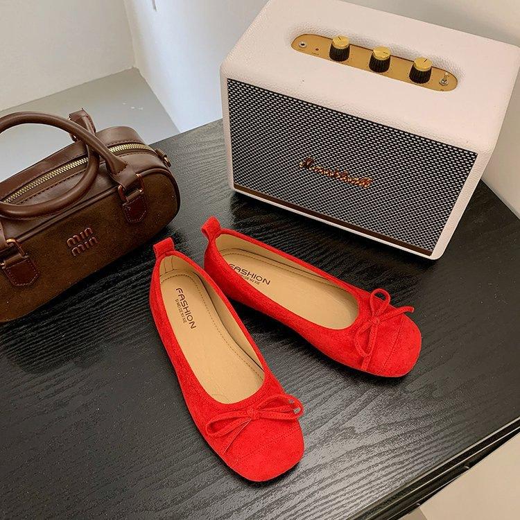 French flat bottom shallow mouth single shoes women's shoes 2025 new retro suede small red shoes fairy wind ballet beanie shoes