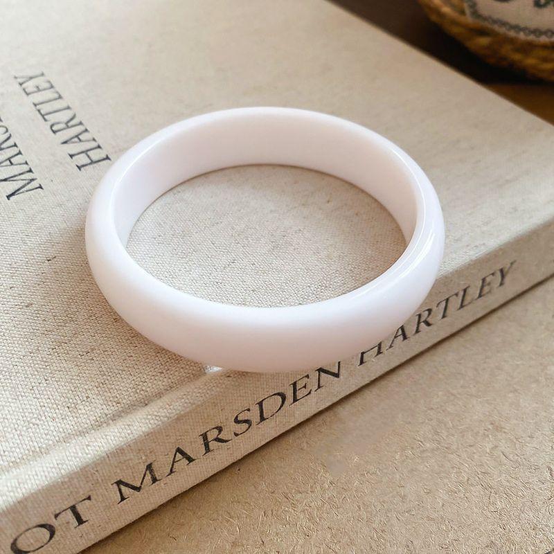 

and American Cross-Border Resin Geometric Round Bracelet, Fashionable, Simple, Versatile Bracelet, Forest Style Niche Design Jewelry for Women Bracelet-White