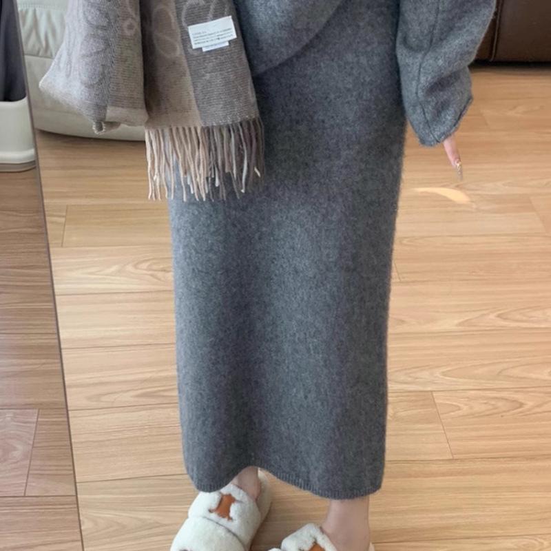 Elegant High-Waisted Women's Knit Skirt - Slimming, Mid-Length, Hip-Hugging, Soft & Glutinous for Autumn and Winter