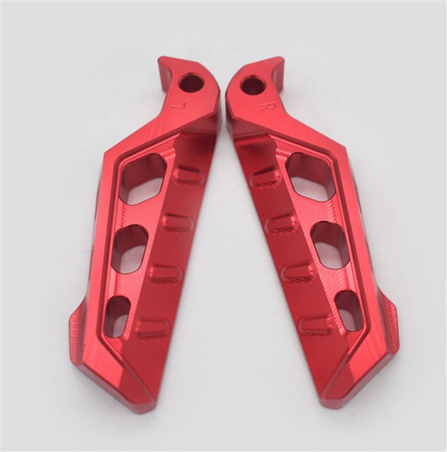 1Pair Red CNC Motorcycle Rear Rotary Pedal For Yamaha NMAX155 AEROX155 TMAX530