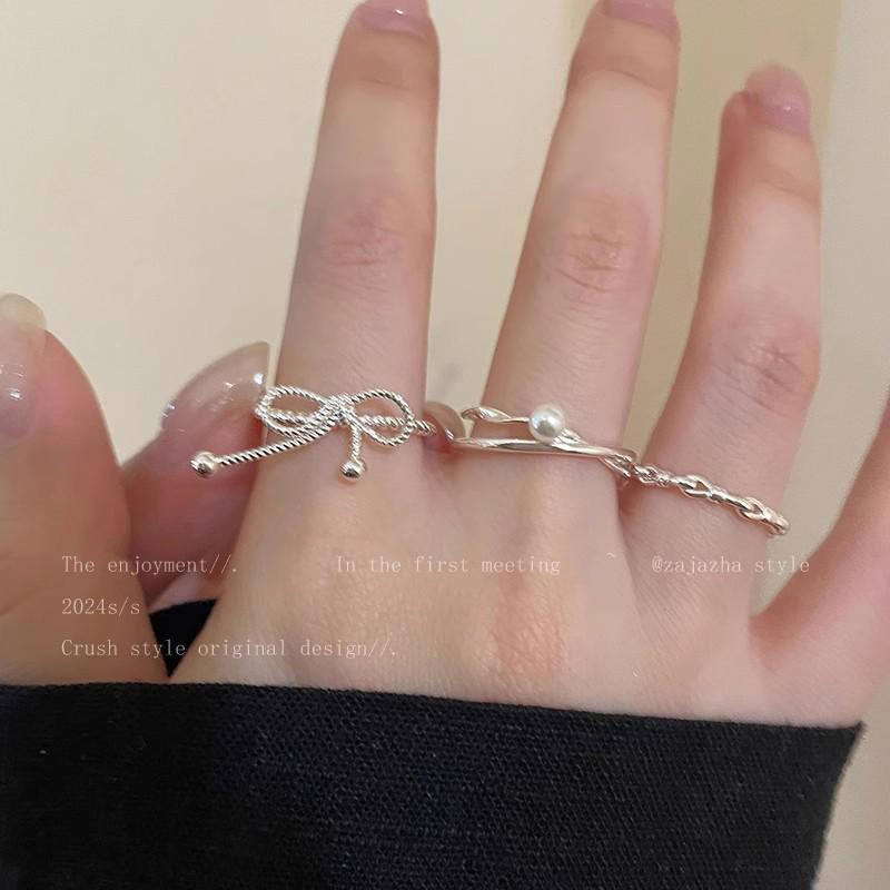 Korean Silver Pearl Bandage Ring - Luxury Niche Open Index Finger Ring for Trendy Style.