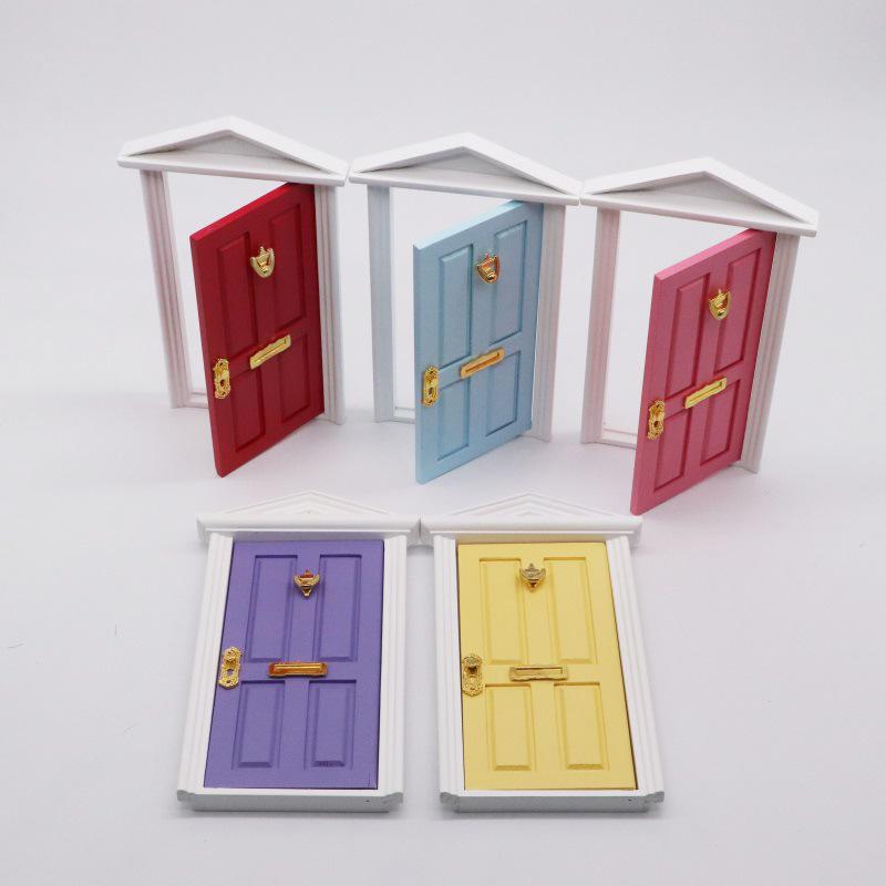 1:12 Pink Roof Dollhouse Door Christmas Decoration Model