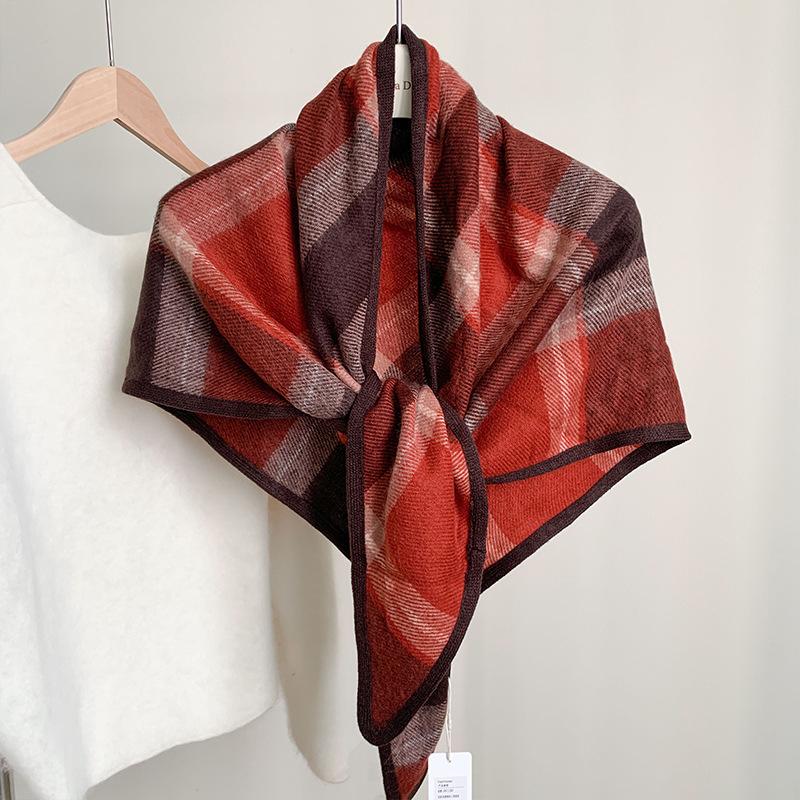 New Fashion Plaid Versatile Shawl Warm Scarf High End Temperament Triangle Scarf Autumn and Winter Warm Women's Scarf