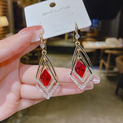 Nouvelles Boucles d'Oreilles Féminité Coréen Cristal Rouge Losange Double Couche Boucles d'Oreilles Géométriques Rouges Polyvalentes