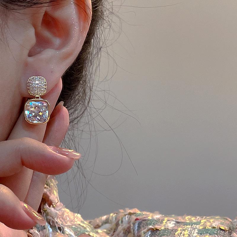 2023 Exquisite Square Zircon Stud Earrings: Trendy, Elegant, and Versatile Fashion Accessory