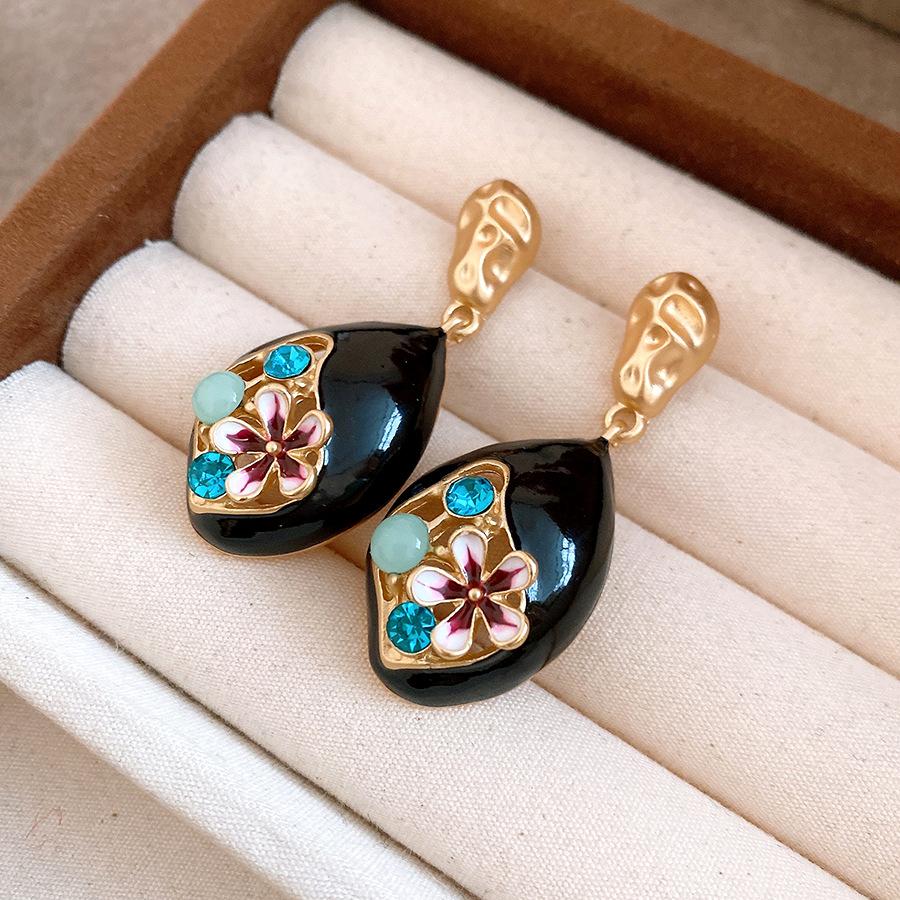 

Silver needle with diamonds dripping oil flower pendant earrings medieval vintage earrings light luxury high-end temperament earrings women