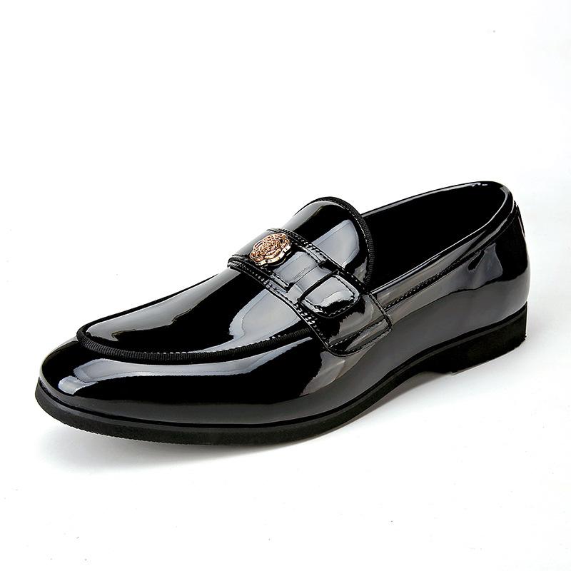 Men s Fashionable Leather Cross-Strap Moccasins, British Style Casual Loafers, Large Size for Spring and Autumn. 39