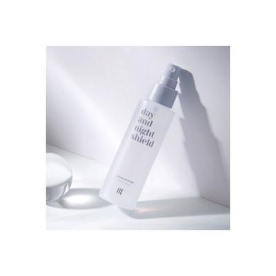 Fixer do makijażu Day and Night Shield 100 ml / Niezawodny letni niezbędnik do makijażu