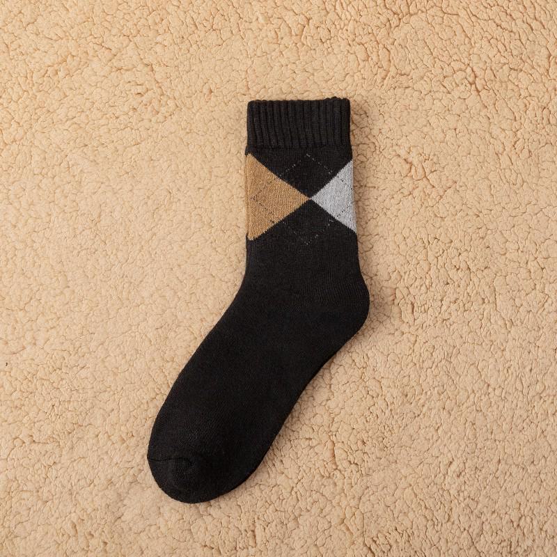 Winter Velvet Thickened Terry Socks: Warm, Breathable, Colorful Mid-Tube for Men and Women