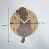 Stilvolle Holz-Pendeluhr mit einem Spielzeug-Pudel und einer braunen analogen Wanduhr, perfekt für und andere Heim-Hund. Leise, Schlafzimmer, Häuser, Dekor.