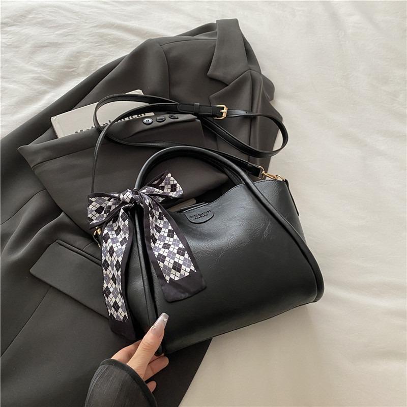 Today's popular vegetable basket silk scarf new solid color soft surface commuting shoulder crossbody portable bucket bag