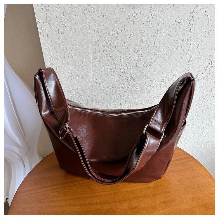 Korean Style Large Capacity Retro Dumpling Crossbody Bag - Trendy Single Shoulder Design